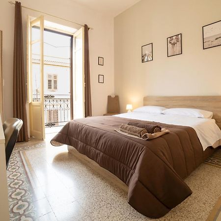 Appartement Centro Stazione Aeroporto Wi-Fi&Self Check-In à Palerme Extérieur photo