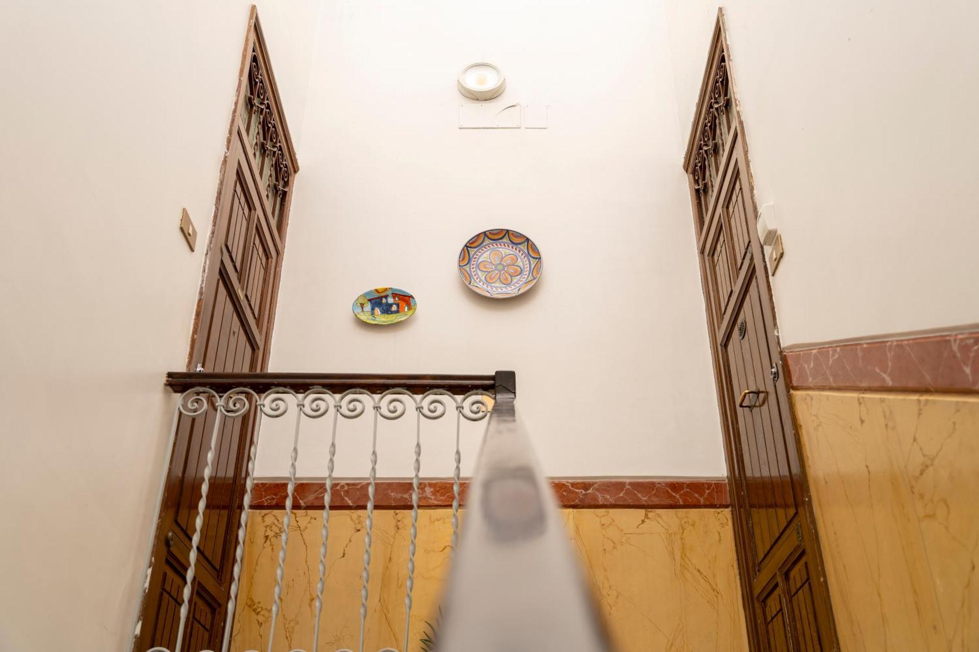 Appartement Centro Stazione Aeroporto Wi-Fi&Self Check-In à Palerme Extérieur photo